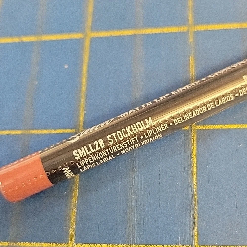 NYX Lip Pencil SMLL28 Stockholm 1g New Sealed Pencil